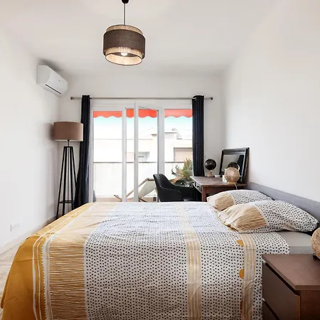 Spacieux De 114 M2 A 5 Min Des Plages - Proximite Tous Commerces Et Transports * Антиб